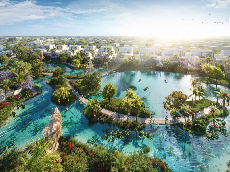 The lagoon with the houses set around it